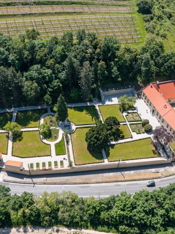 Malokarpatský salón vín - pohľad z hora